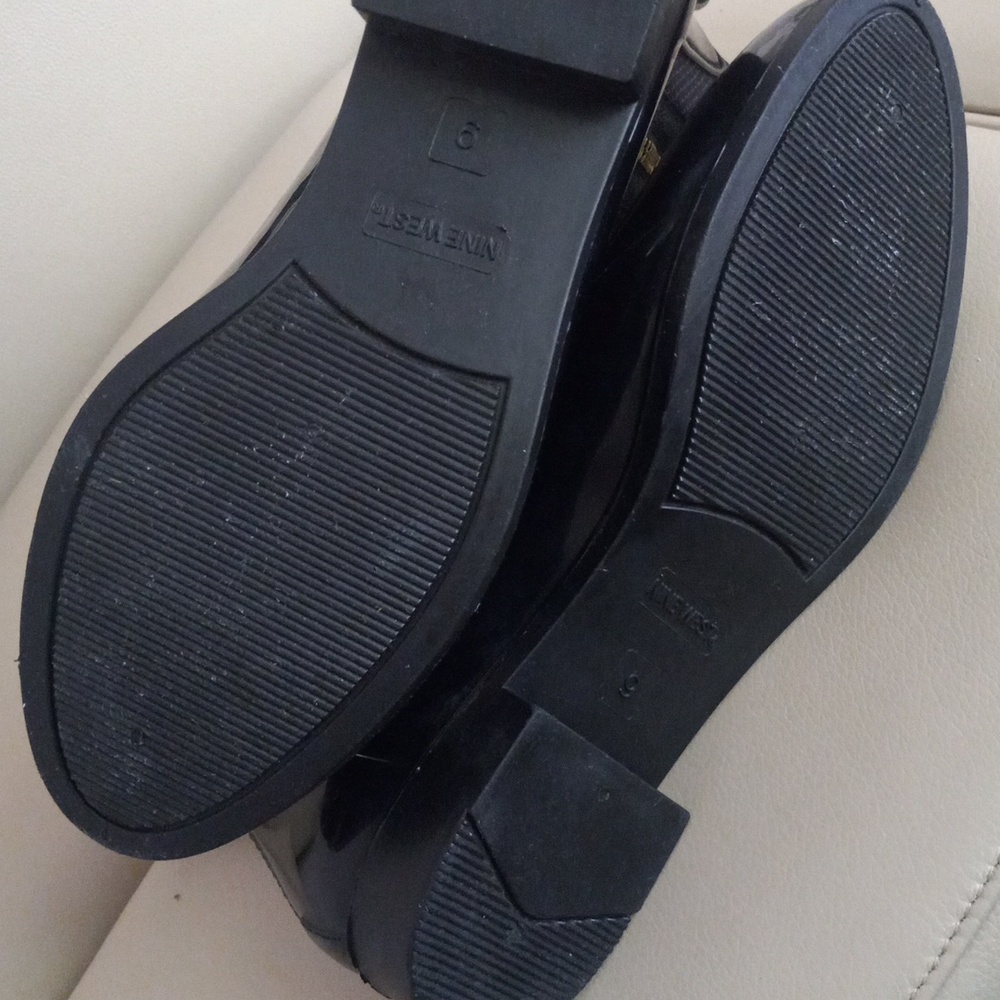 Nine West Cooscoos Black Ankle Rain Booties with Gold Side Zip Sz 9 - Picture 13 of 15